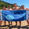 Rrahmani in vacanza in Cilento! Lascia lo yacht e raggiunge la spiaggia a nuoto | FOTO