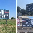 "Via i De Laurentiis da Bari". Pugliesi in Serie C, la protesta dei tifosi non accenna a placarsi: spuntano maxi cartelloni in citt&agrave; | FOTO