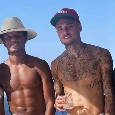 Neres-Lang, il duo del Napoli si ritrova in vacanza prima di partire per Castel di Sangro! | VIDEO