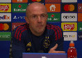 Ajax, Schreuder in conferenza: &quot;Il Napoli &egrave; pi&ugrave; avanti di noi, &egrave; stato doloroso prendere sei gol!&quot;