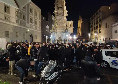 Ultras Napoli da applausi: in piazza del Ges&ugrave; per comprare nei negozi devastati dai tedeschi | FOTO