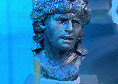 Lo scultore Sepe dona volto di Maradona al Museo Biblioteca Sociale di Casalnuovo | FOTO