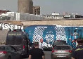 Dal web - L'arrivo del pullman del Napoli al Maradona | VIDEO