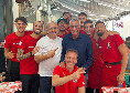 Edi Reja torna a Napoli, l'ex allenatore azzurro in visita ad una nota trattoria dei Quartieri Spagnoli | FOTO