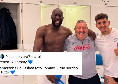 Scatto Lukaku-Starace-Di Lorenzo nello spogliatoio: like di Kvara e commento di Mertens | FOTO