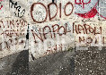 Roma-Napoli, la Capitale di nuovo tappezzata di scritte contro i napoletani | FOTO