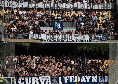 Striscione Curva Napoli a Lecce: &quot;24-04-2025 Lega italiana figli di put**na. R.i.p. Graziano&quot; | FOTO