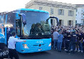 L'arrivo del pullman del Napoli al Tardini: guardate &quot;l'accoglienza&quot; dei tifosi del Parma! | VIDEO CN24
