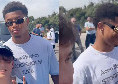 David Neres si ferma con i tifosi a Castel Volturno, sentite che cosa gli dicono! | VIDEO