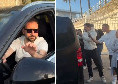 Napoli-Cagliari, ecco l'accoglienza dei tifosi azzurri all'arrivo in ritiro | VIDEO