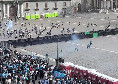 Aperti i cancelli, pronto il maxi schermo a Piazza del Plebiscito per Napoli-Cagliari | VIDEO