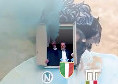 Habemus Scudetto: festa Scudetto Napoli, fumata azzurra al murales Maradona | VIDEO