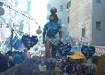 Inaugurata la nuova statua di Maradona ai Quartieri Spagnoli | VIDEO