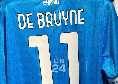 Nuova maglia Napoli, nello store spunta gi&agrave; la 11 di De Bruyne | FOTO