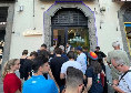 Nuova maglia Napoli in vendita: fila immensa subito allo store di Via Calabritto | FOTO
