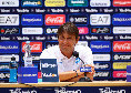 Conte: &quot;Scudetto? Quest'anno siamo favoriti tra i favoriti. De Laurentiis non mi ha dato obiettivi. Ho coniato un altro motto in napoletano. De Bruyne? Non cadiamo nel provincialismo...&quot; | VIDEO