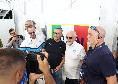 Bagno di folla per De Laurentiis! Il presidente del Napoli nello store incontra i tifosi | VIDEO CN24