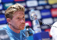 &quot;Come vivrai la citt&agrave; di Napoli?&quot;. La risposta di De Bruyne tira in ballo anche Mertens!