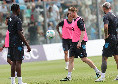 Ritiro Castel di Sangro Napoli, giorno 2: partitella fucsia-blu 3-2, Neres sotto la traversa! De Bruyne gol e che duello Lukaku-Beukema | DIRETTA VIDEO