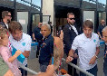 Il Napoli arriva a Reggio Emilia: mister Conte va subito a salutare i tifosi | VIDEO