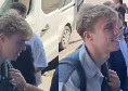 Hojlund è arrivato a Napoli! Super accoglienza, presente anche Manna: si attende l'annuncio | VIDEO