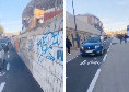 Stadio Maradona, auto sulla pista ciclabile in zona pedonale! La denuncia di Borrelli | VIDEO
