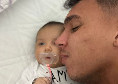 Giovane festeggia il compleanno di sua figlia con una bellissima lettera d'amore