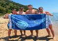 Rrahmani in vacanza in Cilento! Lascia lo yacht e raggiunge la spiaggia a nuoto | FOTO