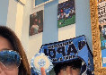 Il 'miracolo' di Maradona: preghiera di una donna al murales, nasce poco dopo suo figlio Diego | VIDEO