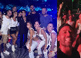 Politano-Spinazzola show al concerto di Tiziano Ferro, scatenati con Sal Da Vinci! | VIDEO