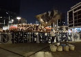 Raduno Ultras nella notte alla vigilia del centenario della SSC Napoli: cori e tanto amore | VIDEO