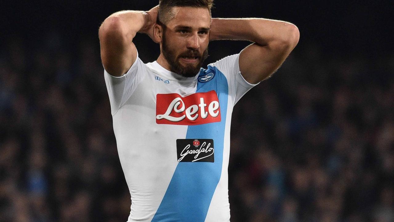 Pavoletti: "A Napoli ho un po' fallito! Porto nel cuore Reina e Mertens, i napoletani sono straordinari"