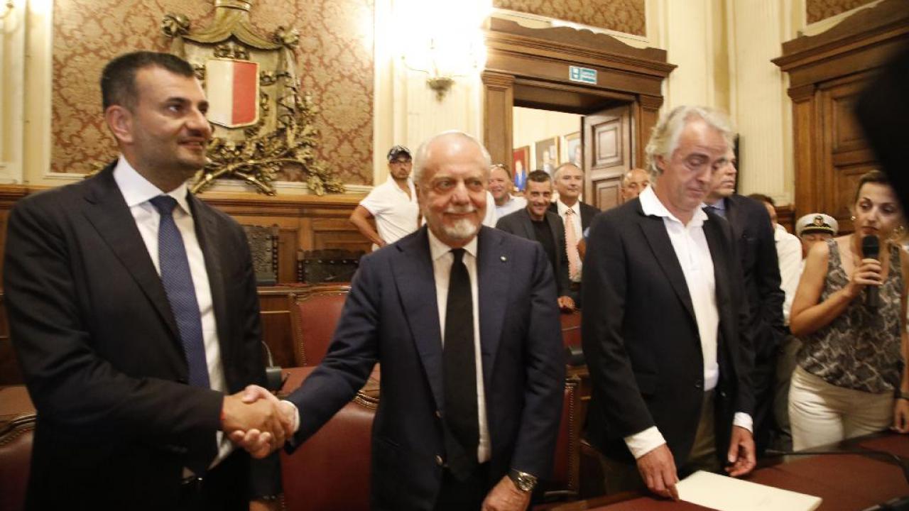 Regione Puglia, Decaro contro De Laurentiis: 