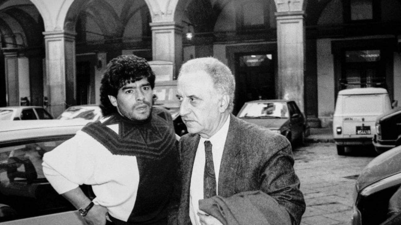 Di Fiore: "Quando Maradona apprese la notizia scoppi&ograve; a piangere: il suo avvocato chiam&ograve; un ministro e..."