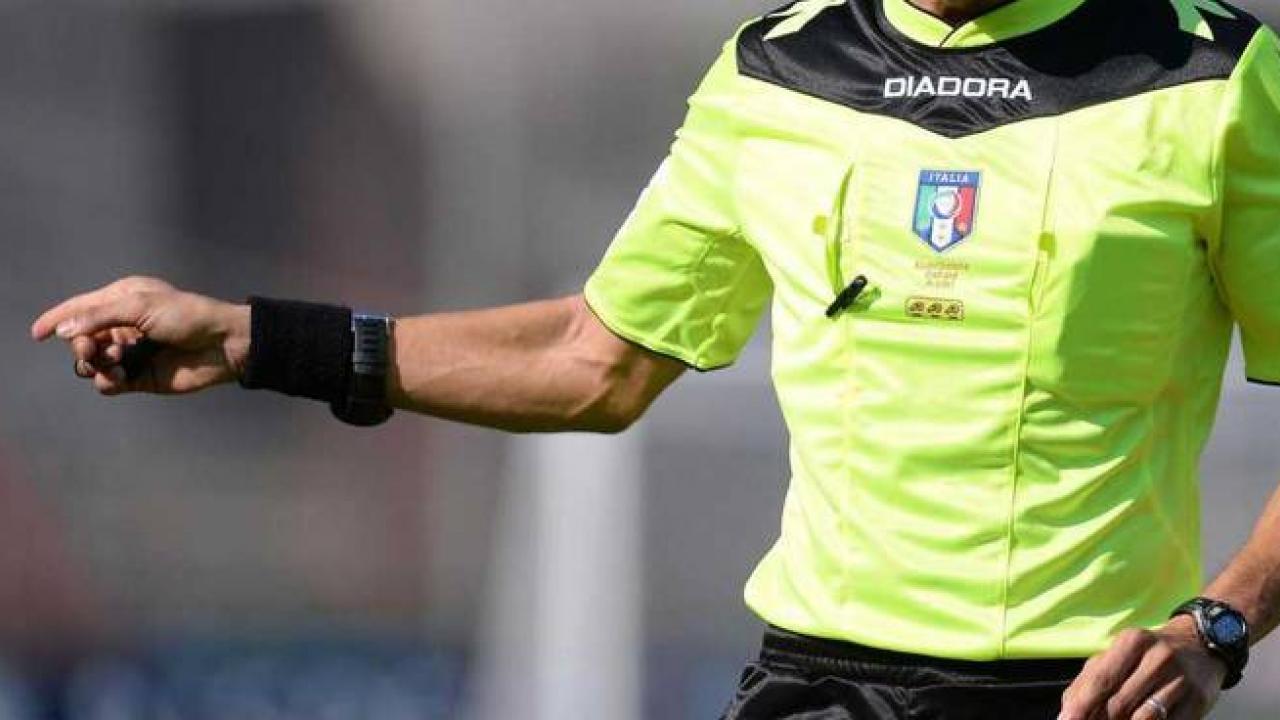 Mondiali, clamoroso l'arbitro somalo Omar Artan: i