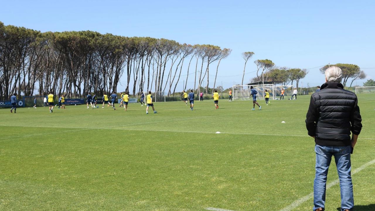 Il Mattino - De Laurentiis potrebbe piombare oggi a Castel Volturno: il motivo