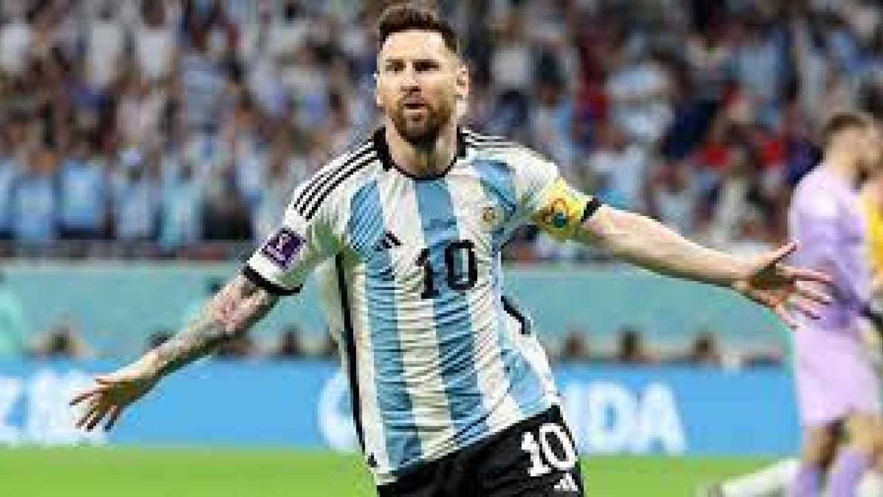 L'AFA vorrebbe ritirare la 10 di Messi: no della FIFA, nei grandi eventi non si pu&ograve; fare