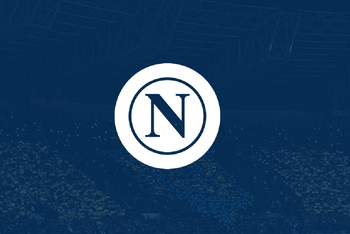 SSC Napoli, addio al logo tricolore: torna il classico colore azzurro | FOTO