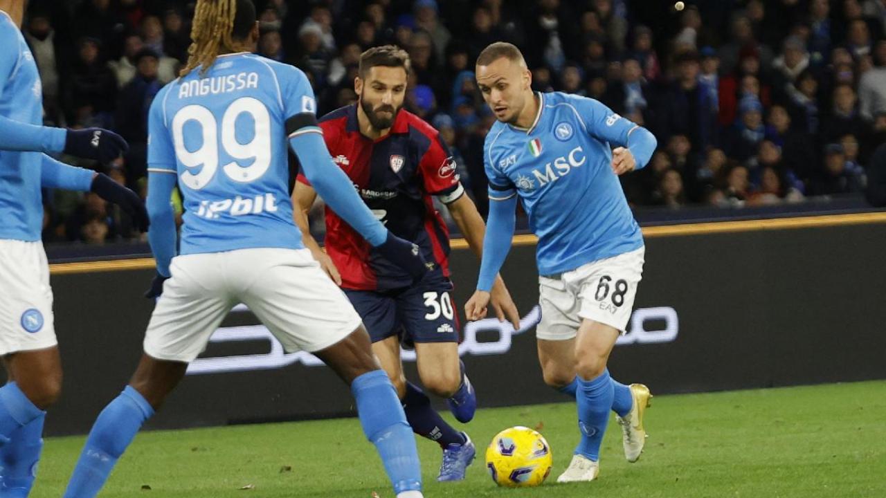 Cagliari, Pavoletti: "Al Napoli arrivai impaurito: mi ero auto convinto di una cosa"