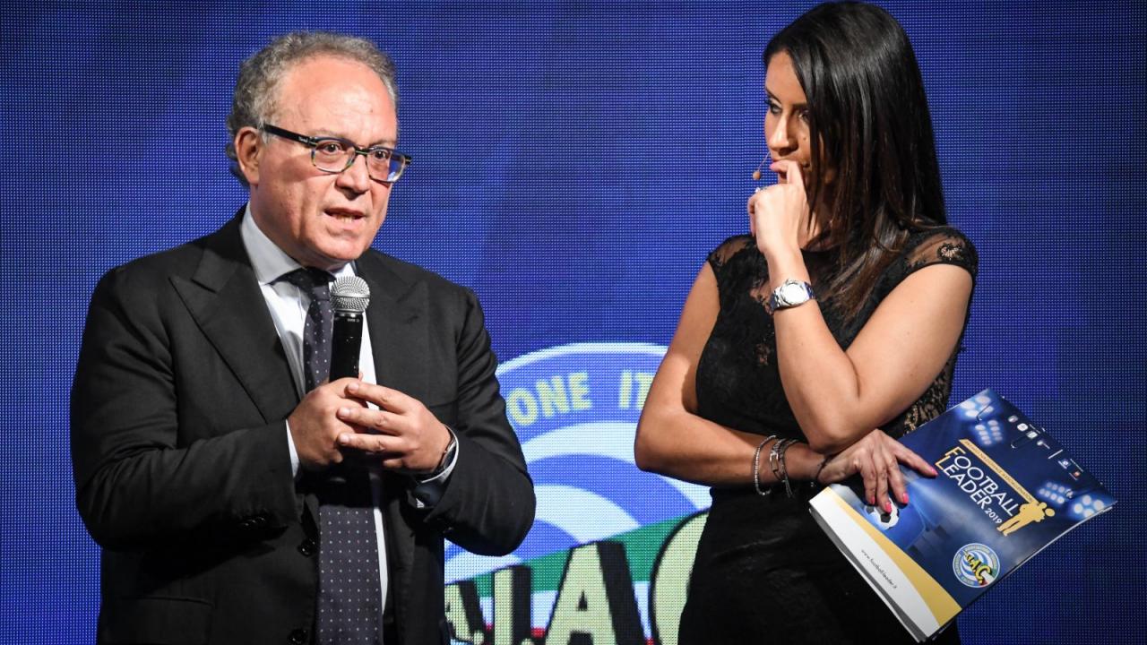 Varriale punge: "Da quando &egrave; a Napoli, Giovannino &egrave; andato alla guerra contro Conte e il club perdendo sempre"