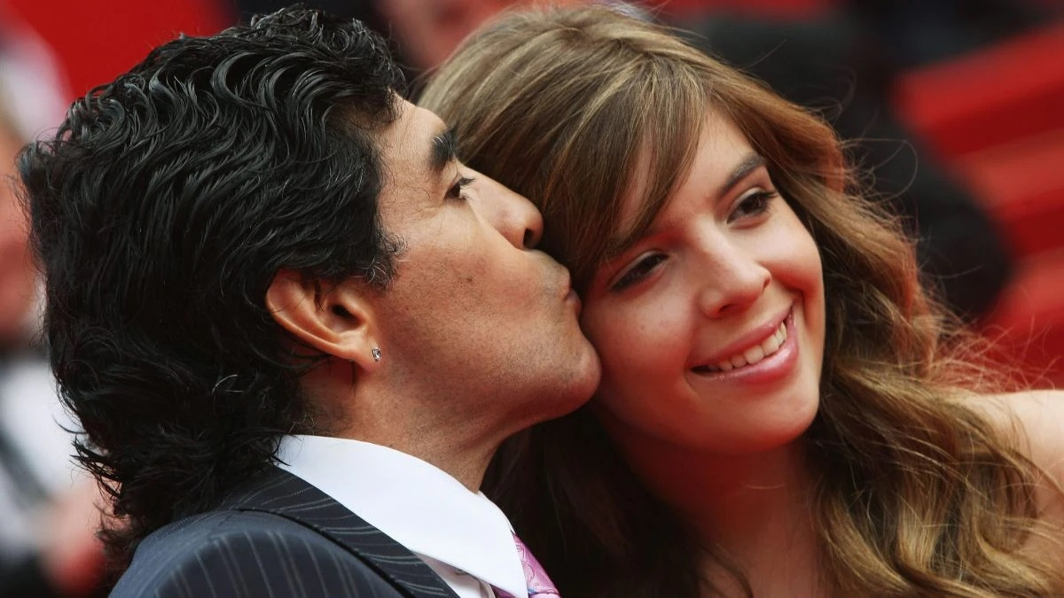 Maradona, rivelazione della figlia Dalma: "Ho contattato papà grazie a una medium"