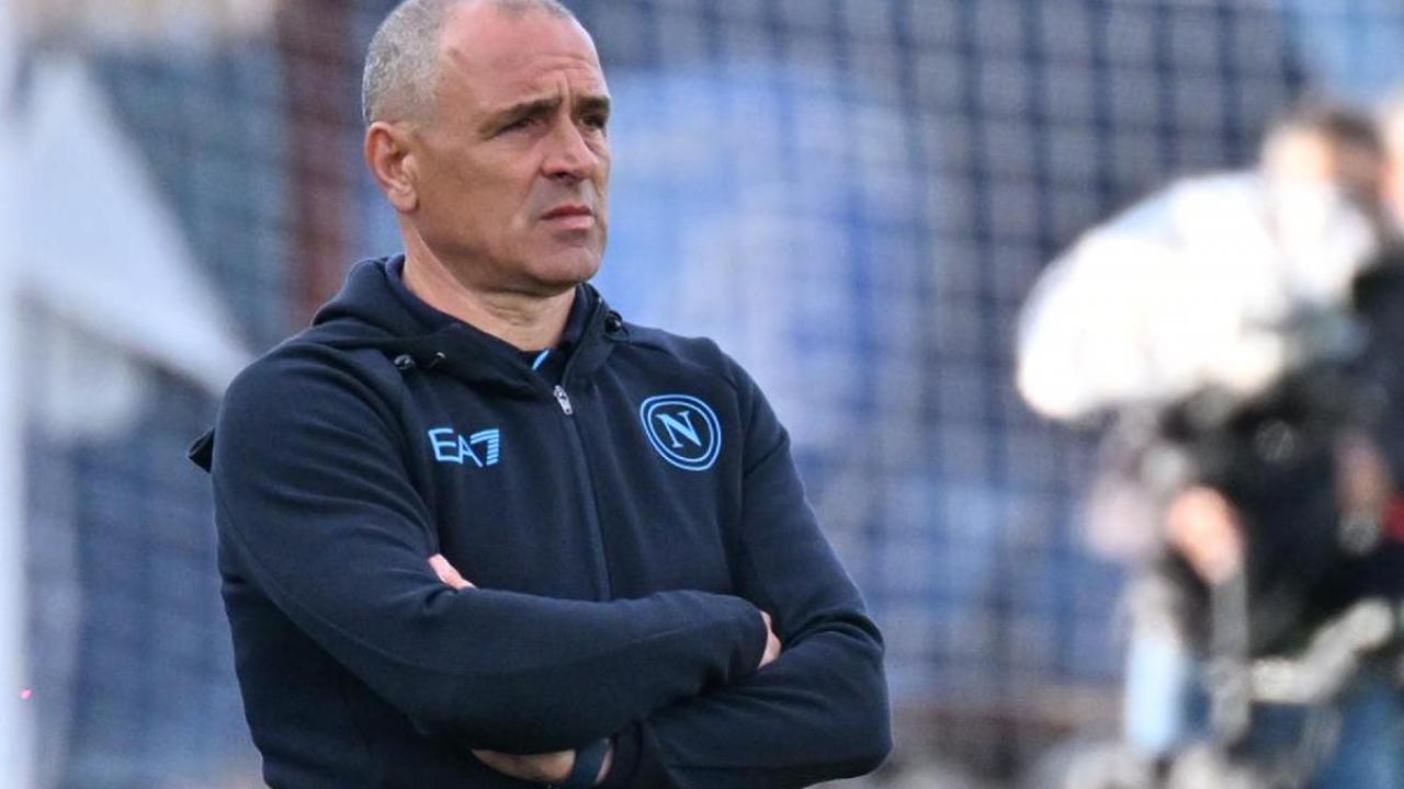 Calzona: "Napoli ti resta dentro, difficile paragonarla ad altri posti! L'amore dei napoletani per la squadra &egrave; enorme. Vi racconto come ho conosciuto Sarri"