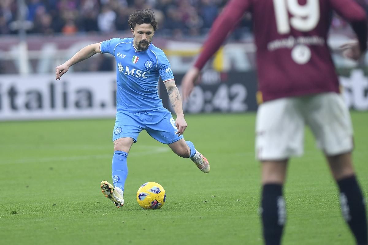 Calciomercato Napoli, c'è anche il Fenerbahce interessato a Mario Rui: Mourinho spinge per averlo | ESCLUSIVA