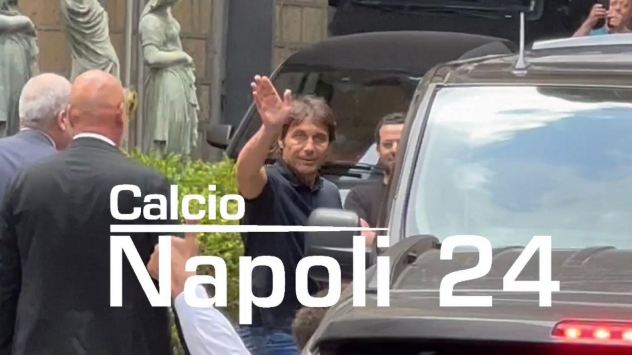 Napoli, raduno a Castel Volturno: ecco l'arrivo di Antonio Conte | VIDEO CN24