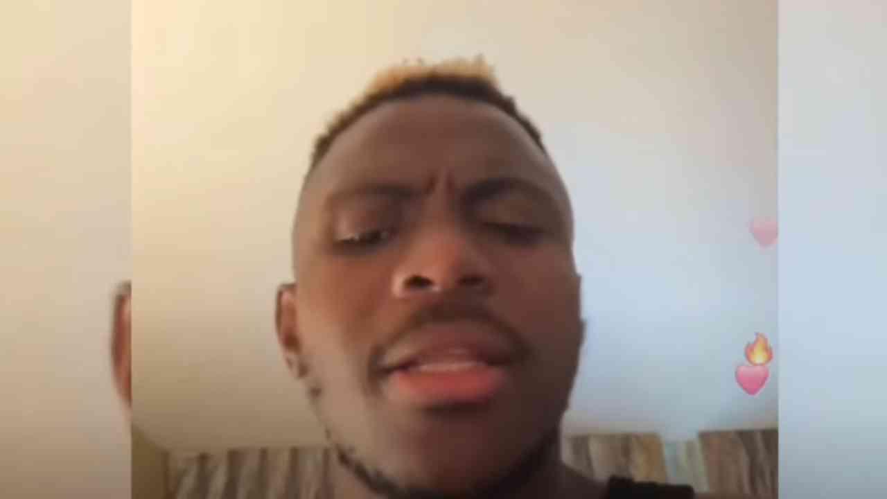 In Nigeria tutti contro Osimhen: "Se fa così, non andrà mai all'Arsenal"