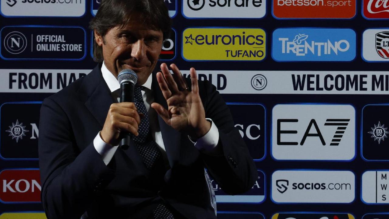 Il Napoli non ha trovato in Conte soltanto un nuovo allenatore, ma almeno altre cinque cose