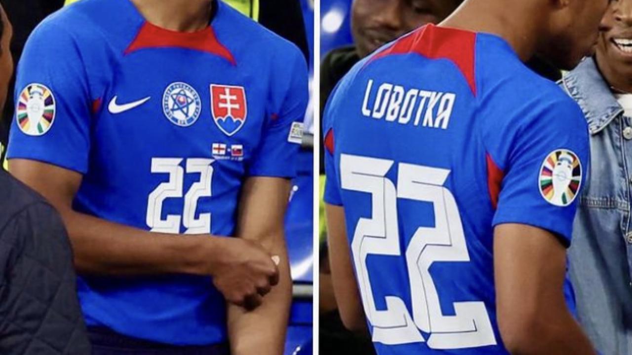 Inghilterra-Slovacchia, Bellingham scambia la maglia con Lobotka | FOTO