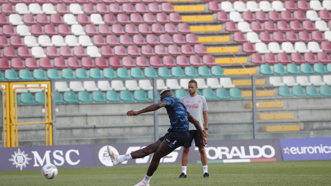 Il Napoli prova i calci di rigore, chi ha lo stile migliore? | FOTOGALLERY