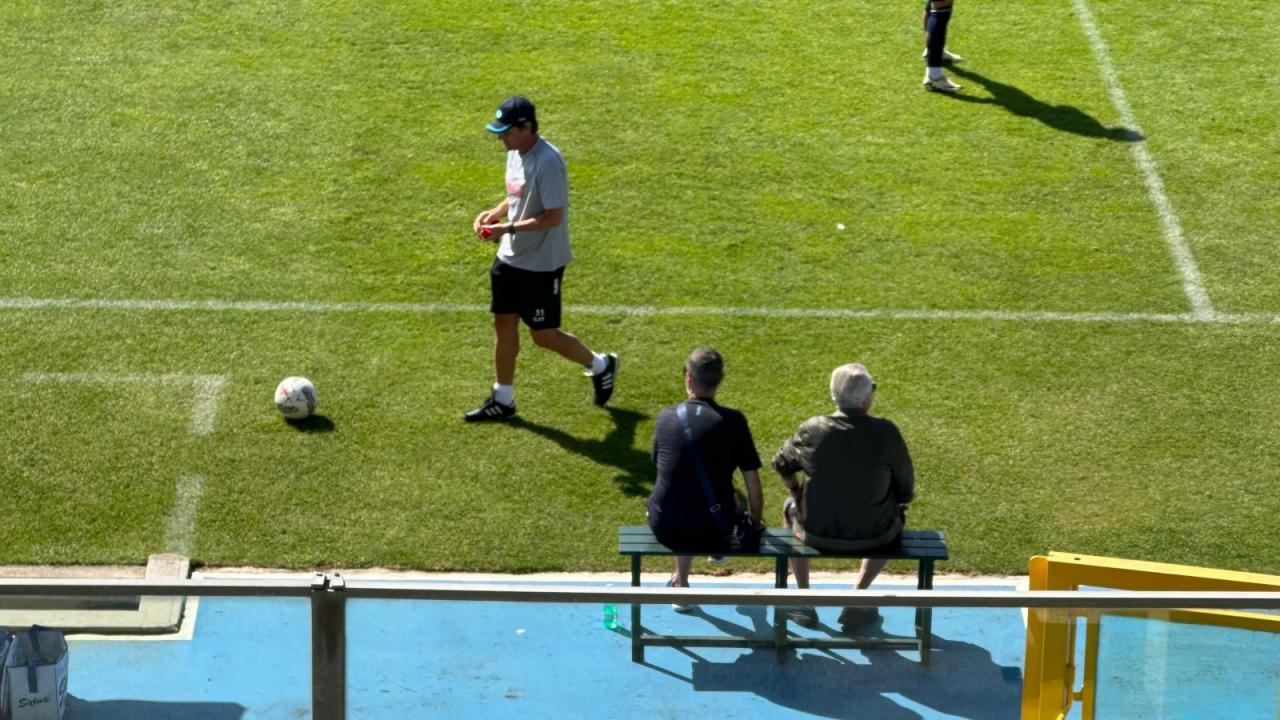 Napoli-Casertana, De Laurentiis segue la partita a un passo da Conte |  FOTO