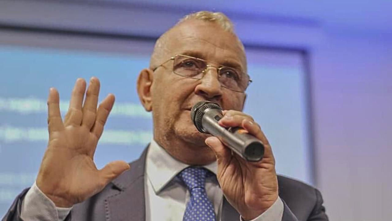 Montuori: "Ferrara evit&ograve; questo striscione contro di lui. Ha commesso errori: vi spiego i motivi dei dissidi coi tifosi"